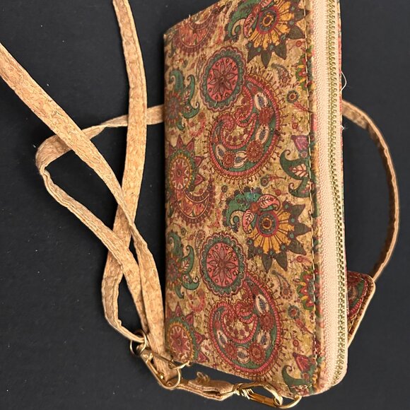 Beautiful Cork Wallet & Phone Case. - Picture 10 of 11